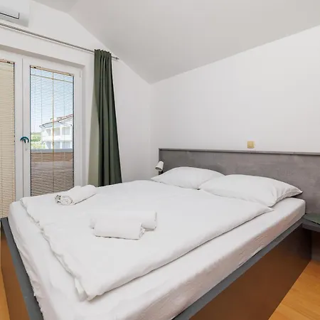 Apartments Ruzica F Lopar Exterior photo