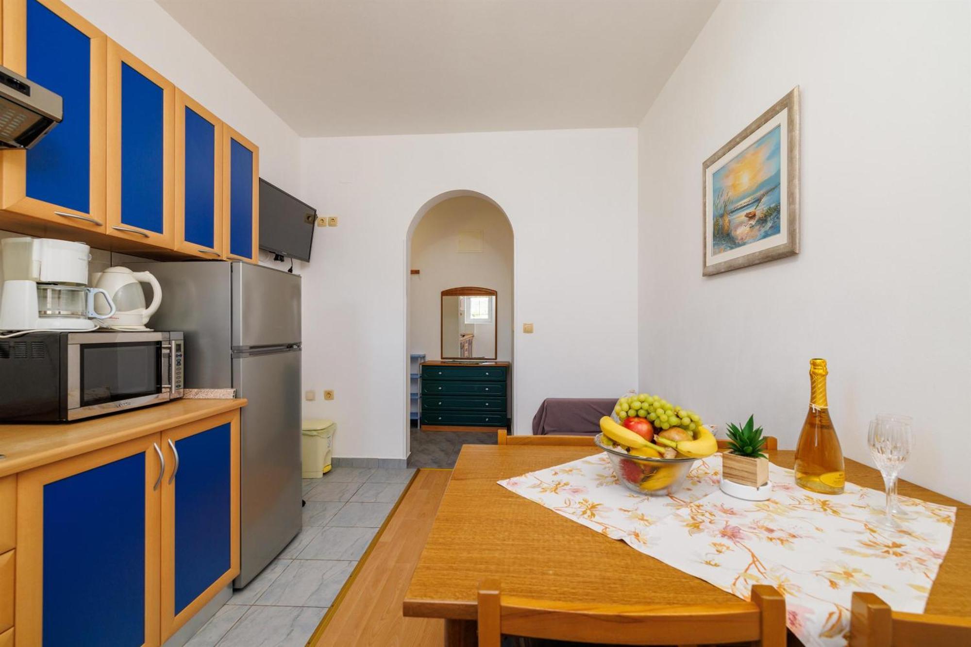 Ruzica F Apartment *