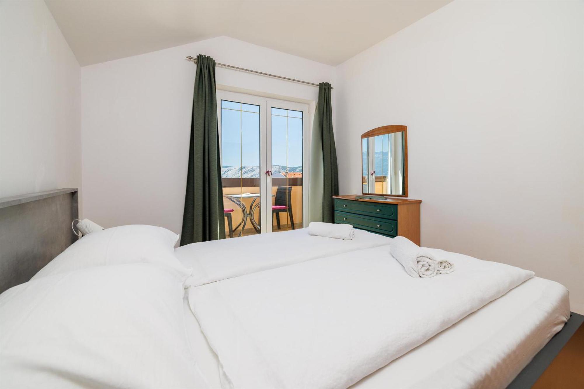 Ruzica F Apartment