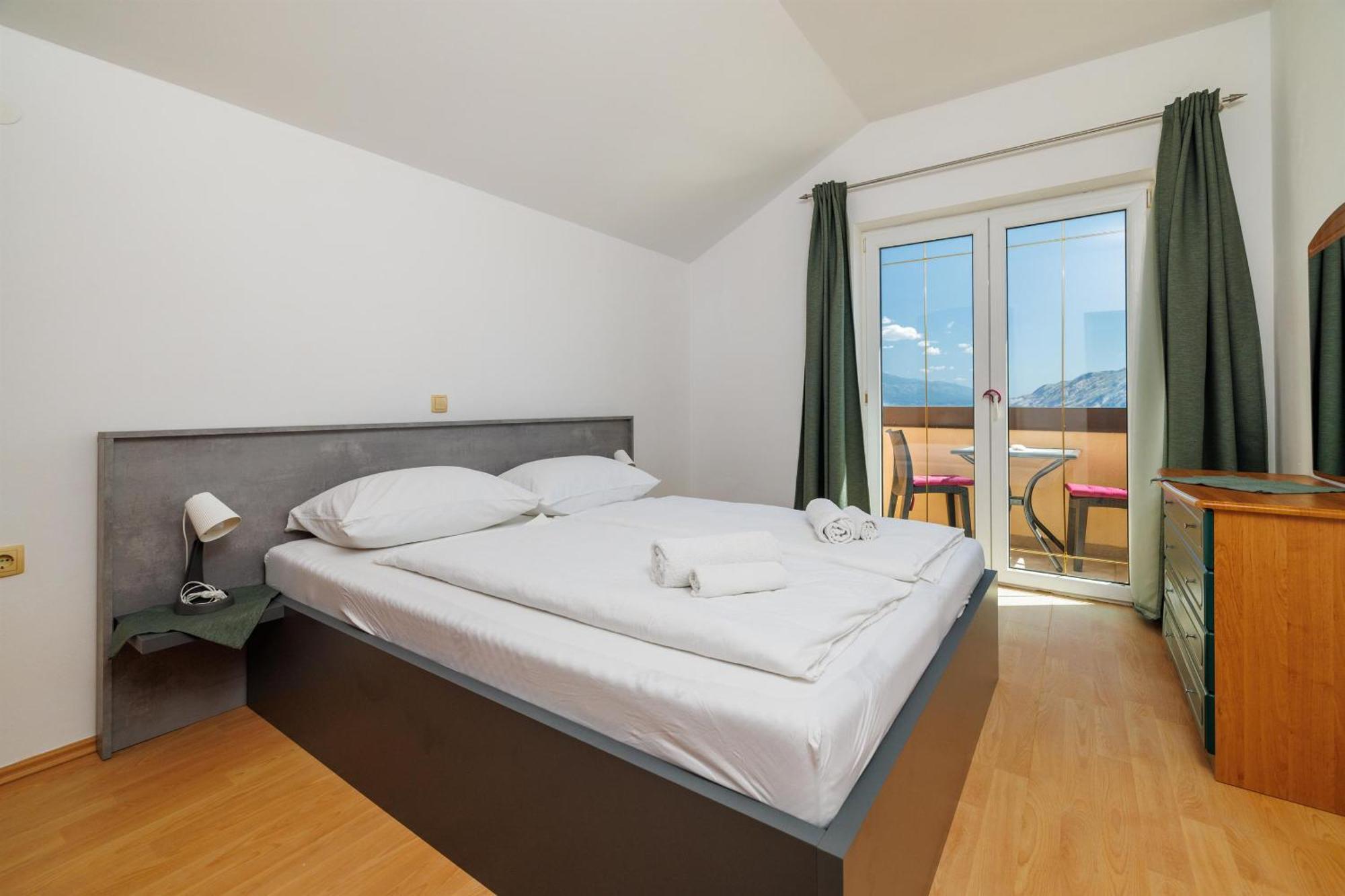 Ruzica F Apartment
