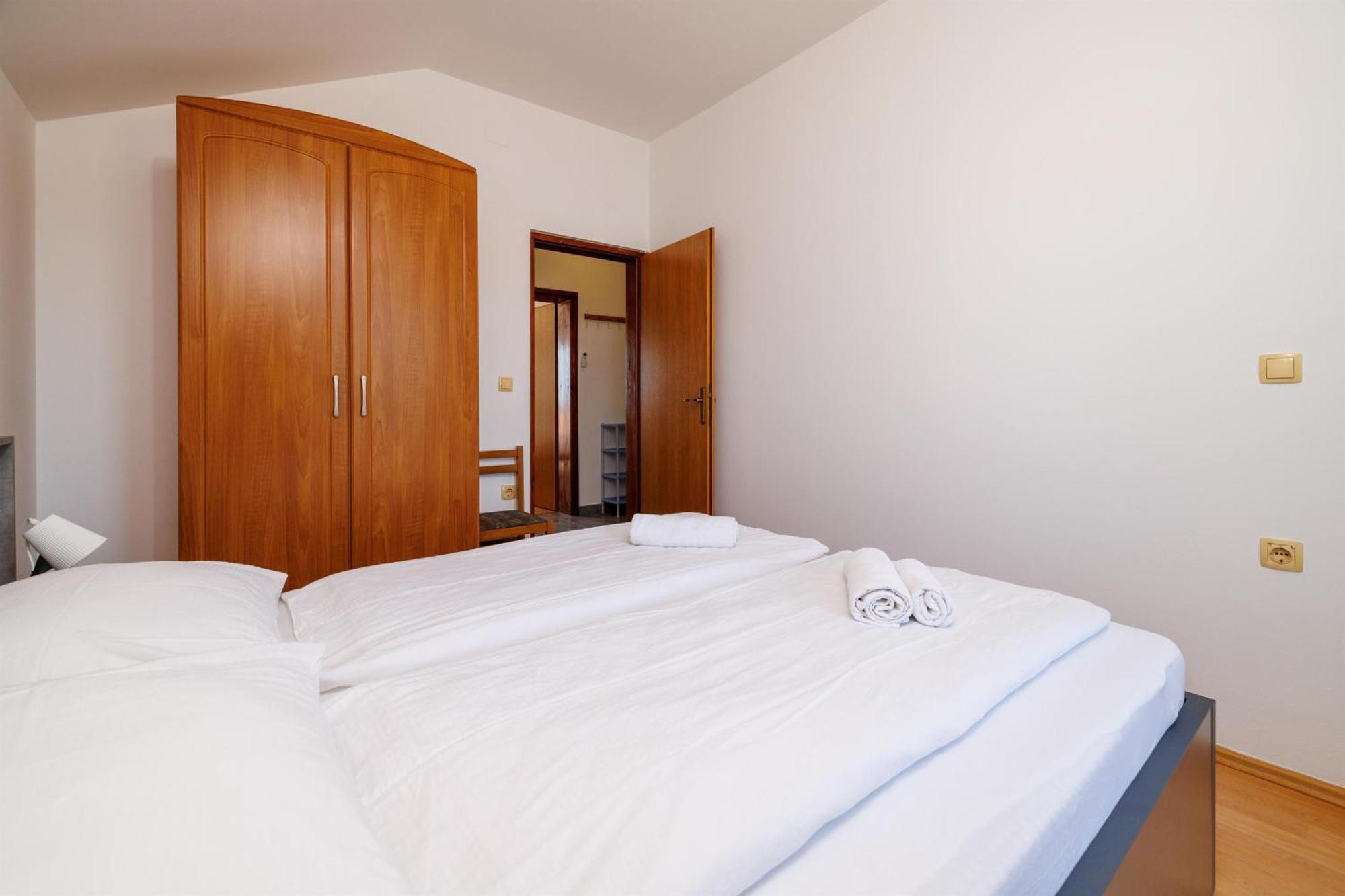 Ruzica F Apartment *