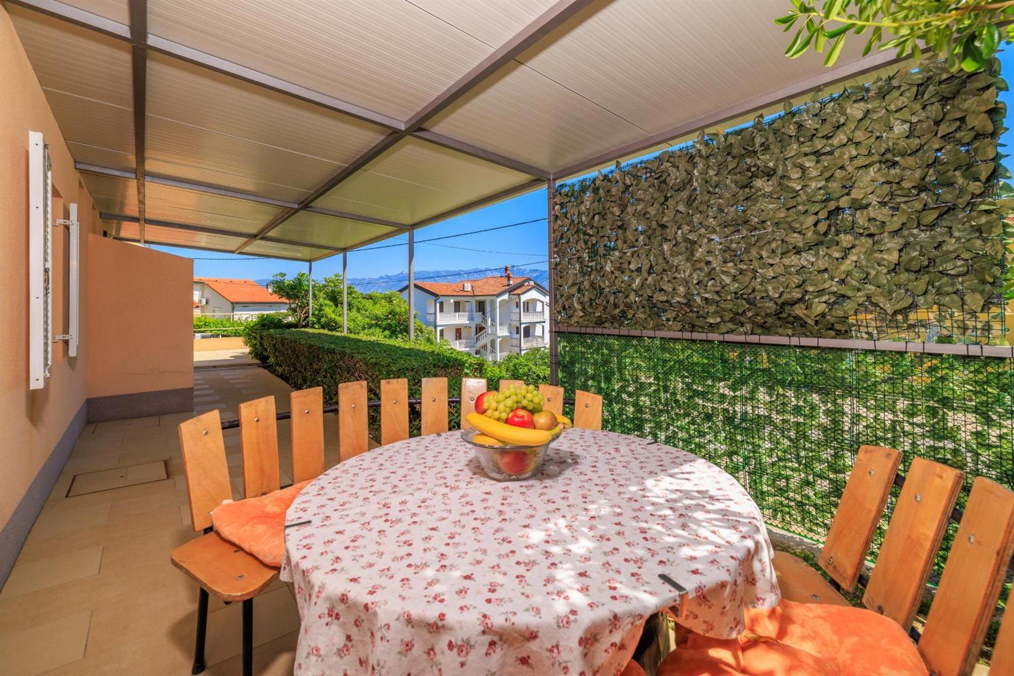 Ruzica F Apartment