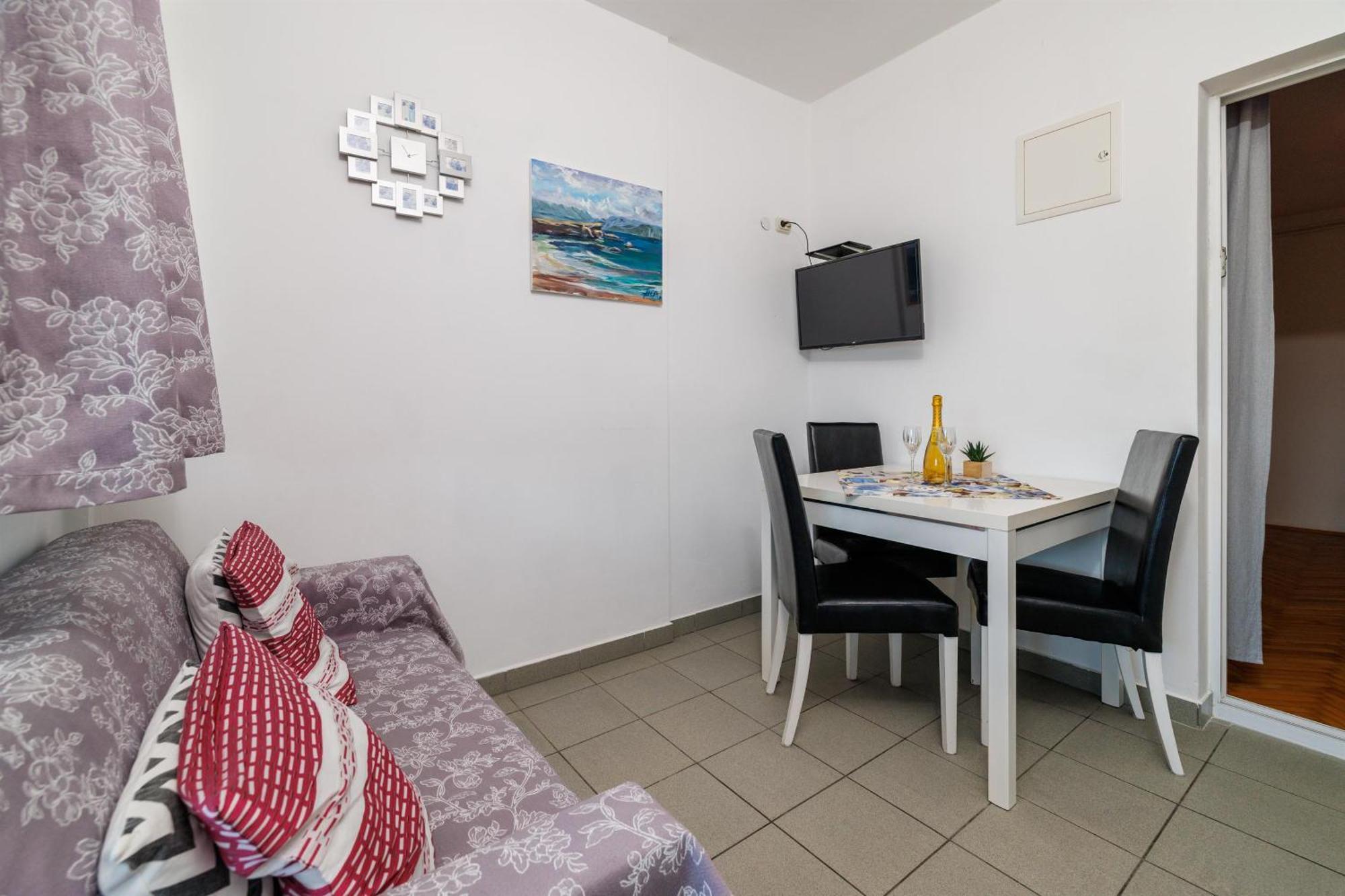 Ruzica F Apartment Lopar