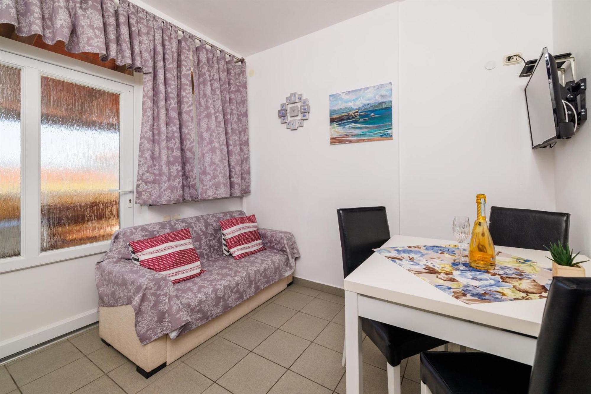 Ruzica F Apartment Lopar
